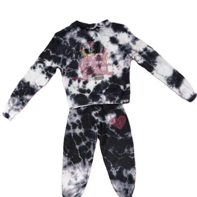 Makeup on Black Cloud Crewneck Set